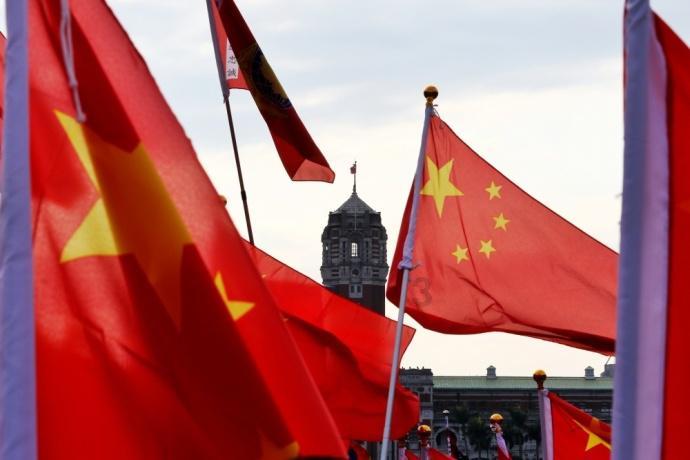 和女朋友在一起的第一个 520,送什么礼物给比较合适?【中文百科】